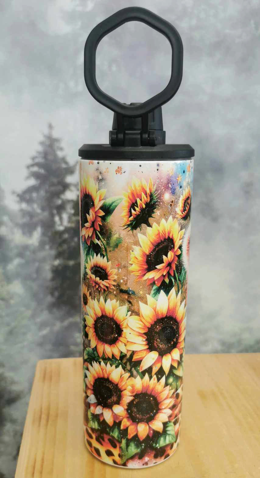 Gourde isotherme sport 20 oz. - Petite vache highland avec tournesols